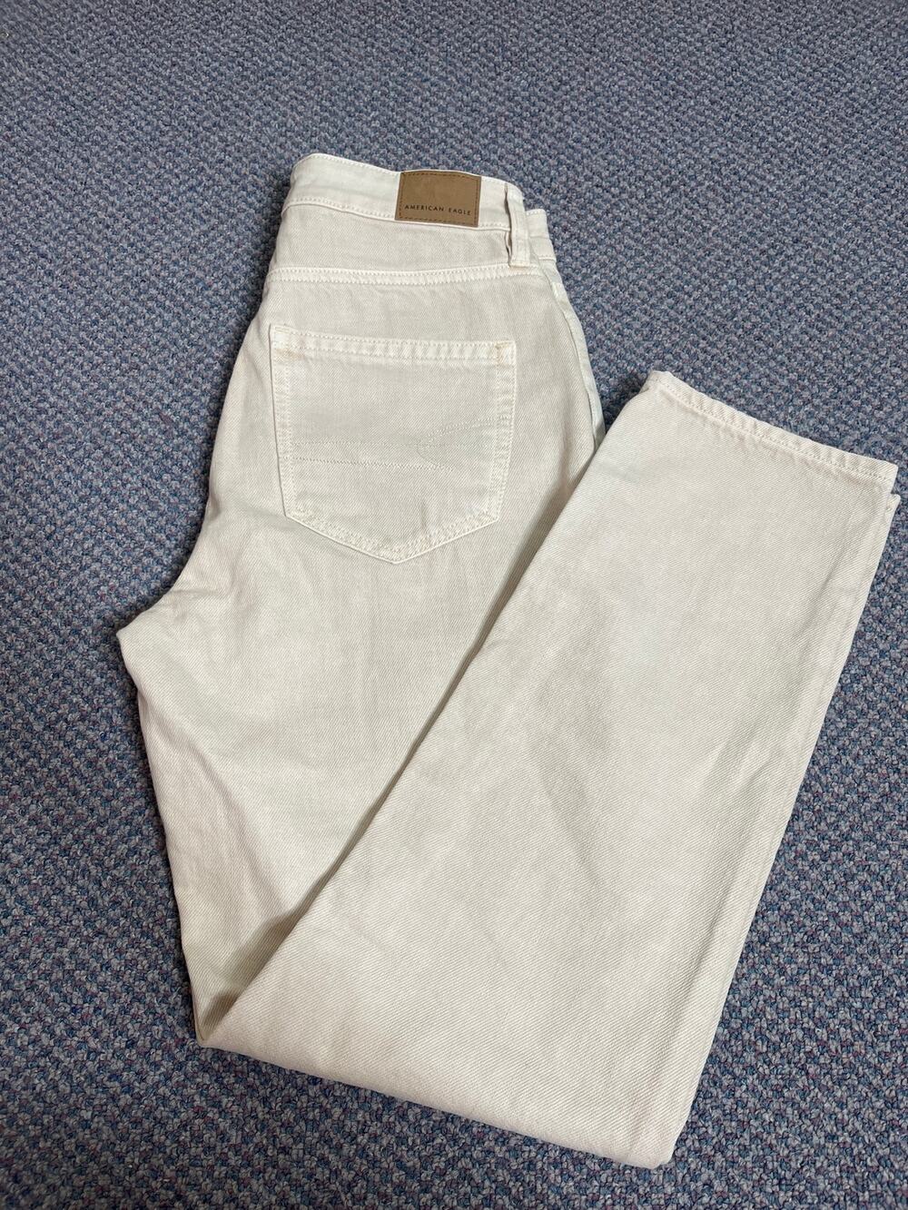 American Eagle Beige Mom Straight Jean 2 Regular